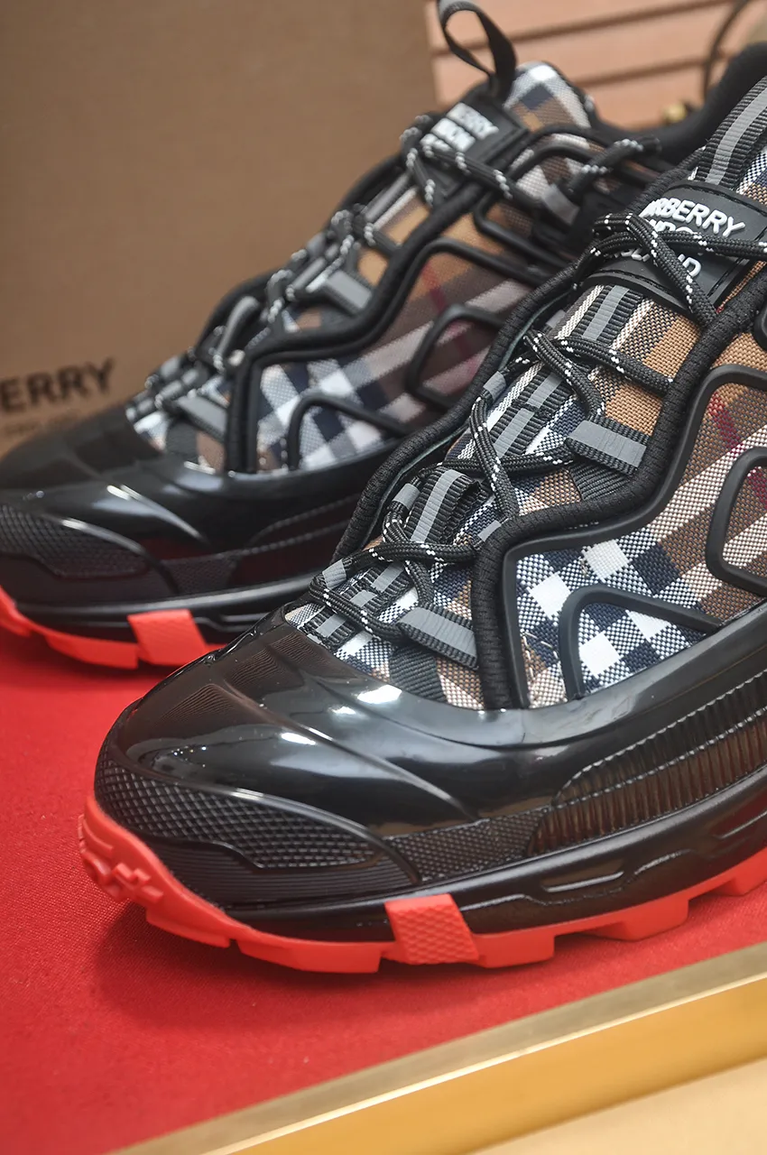 Men's shoes 💰680💶[Burberry] (cowhide lining) classic low-top sneakers｜Imported cowhide with classic plaid fabric｜Cow leather lining｜Original outsole｜Fine workmanship and comfortable to wear Size: 38-44 (customized at 45)